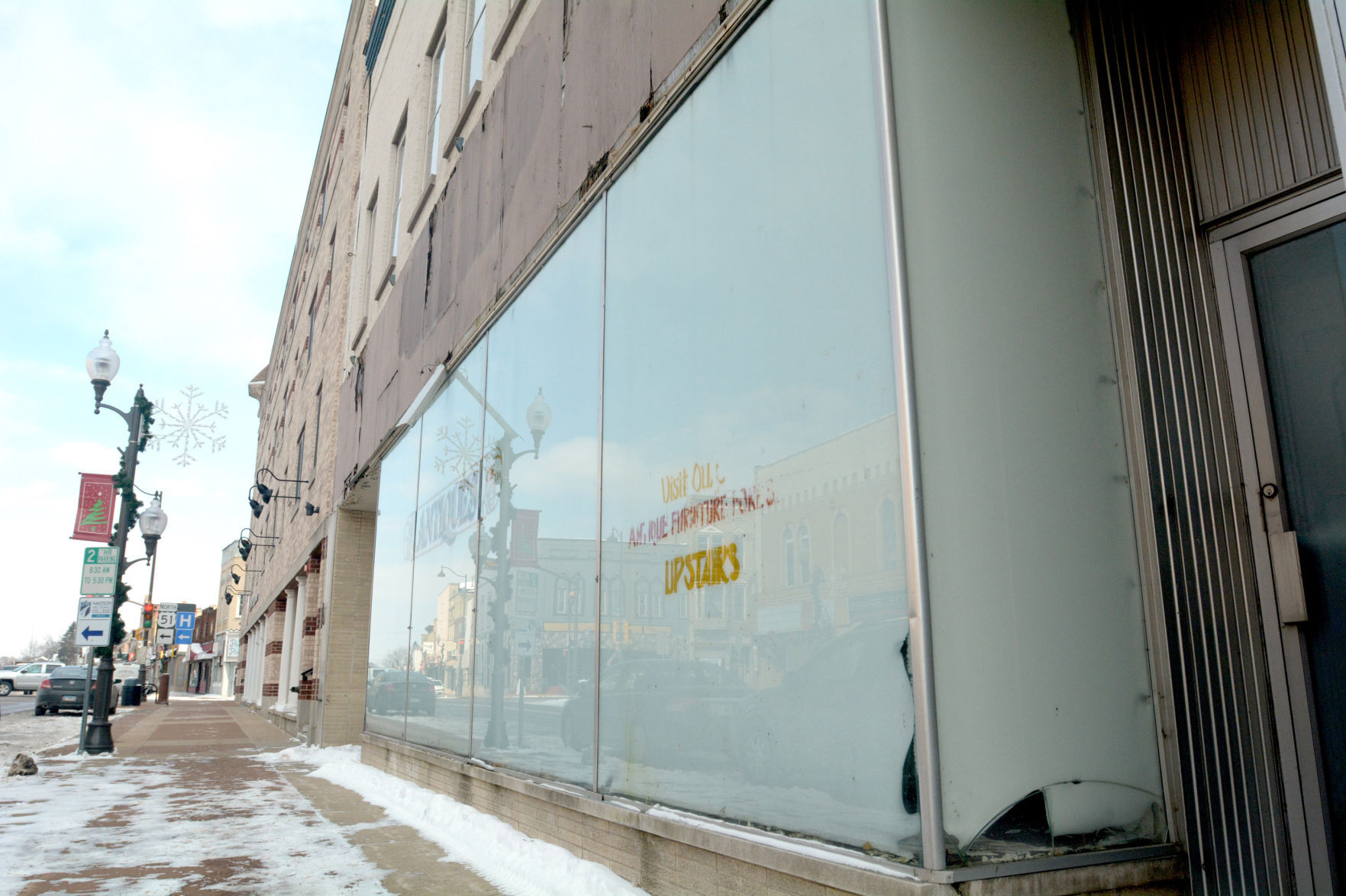 022021-port-news-shop1